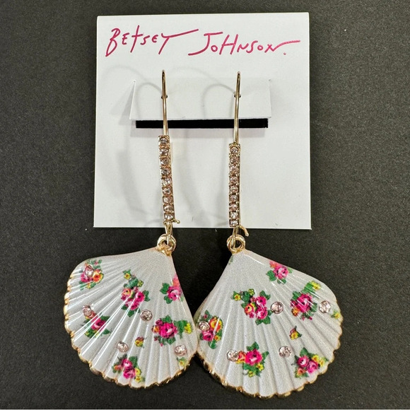 BETSEY JOHNSON Gold-Tone Faux White Floral Shell & Crystals Dangle Earrings NWT - Picture 1 of 6